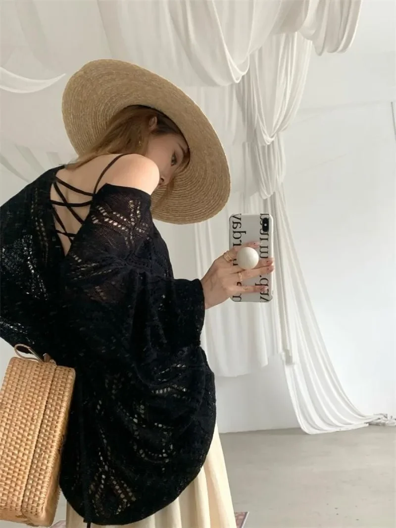 섹시한 할로우 V넥 레이스업 니트 스웨터, 한국 루즈한 자외선 차단 상의, 우아한 백리스 긴팔 비치 탑, 여름