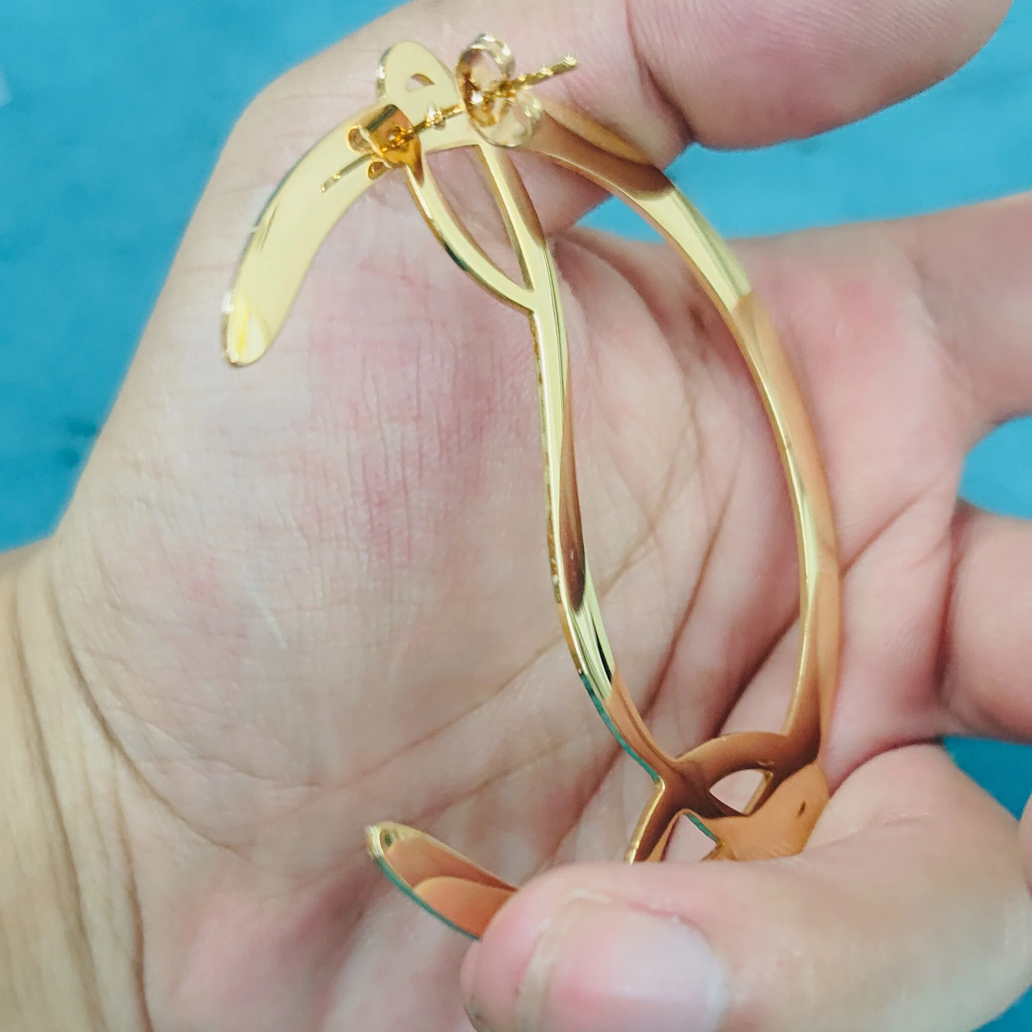 Рисунок 6 - Женские серьги-гвоздики из нержавеющей