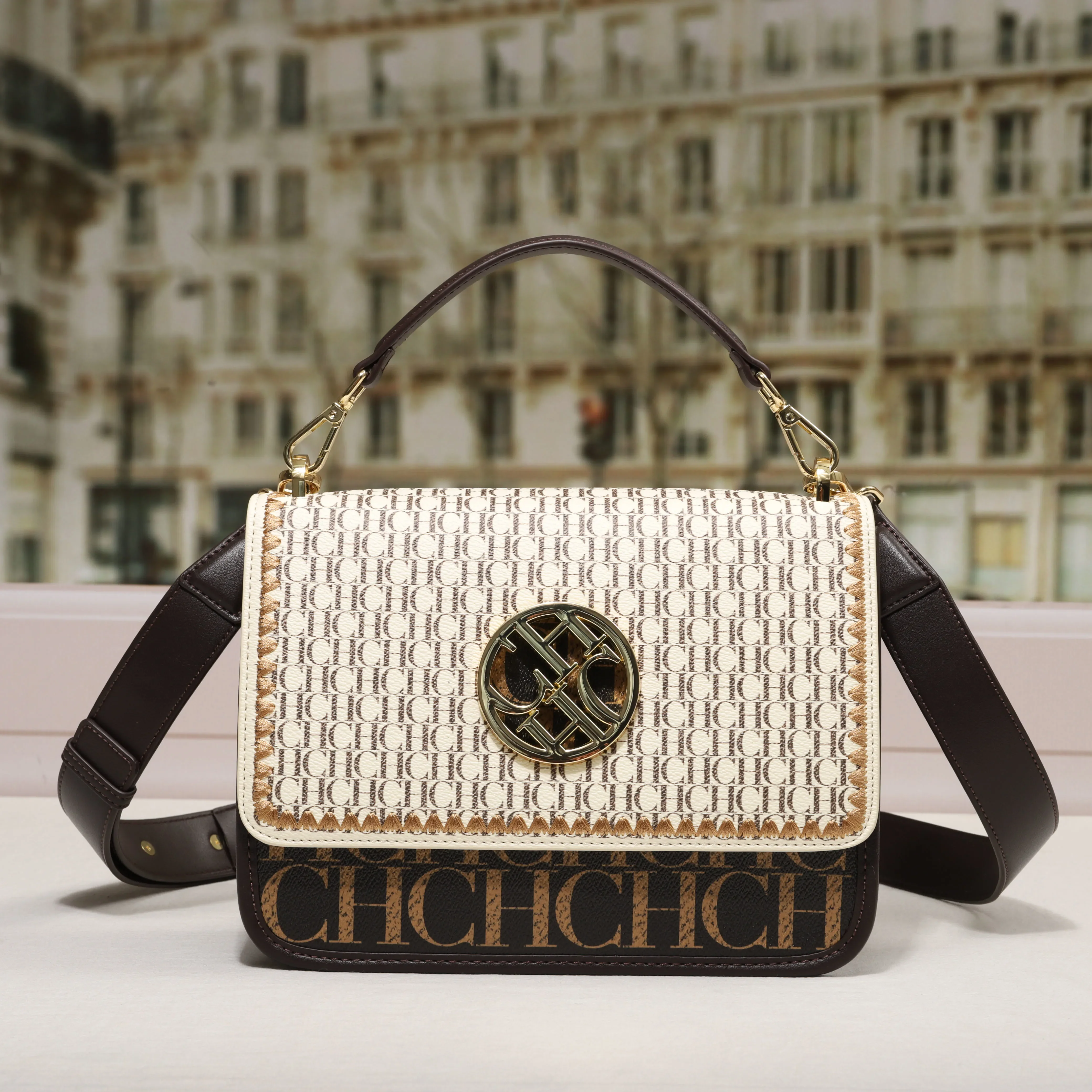 حقيبة كتف نسائية أحادية اللون، بتصميم منقوش مناسب...