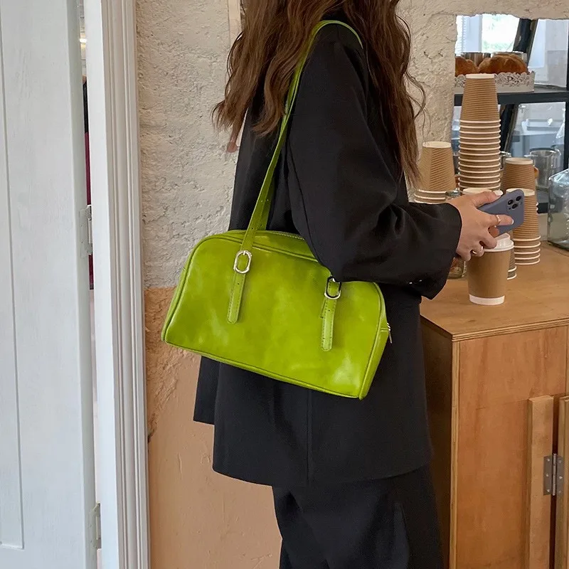 

2021 New Fashion Spring Style Green Oil Wax Leather niche One Shoulder Underarm Korean INS Versatile Women's Bag