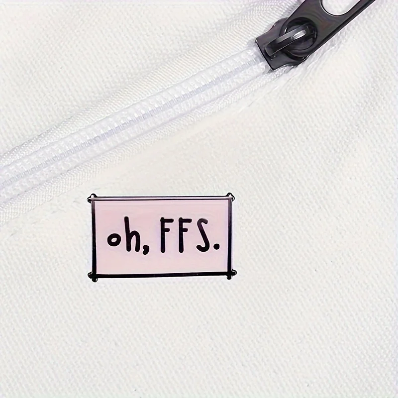 Broche Metal 'Sempre Escrevo Histórias' - Acessório Criativo Para Mochilas