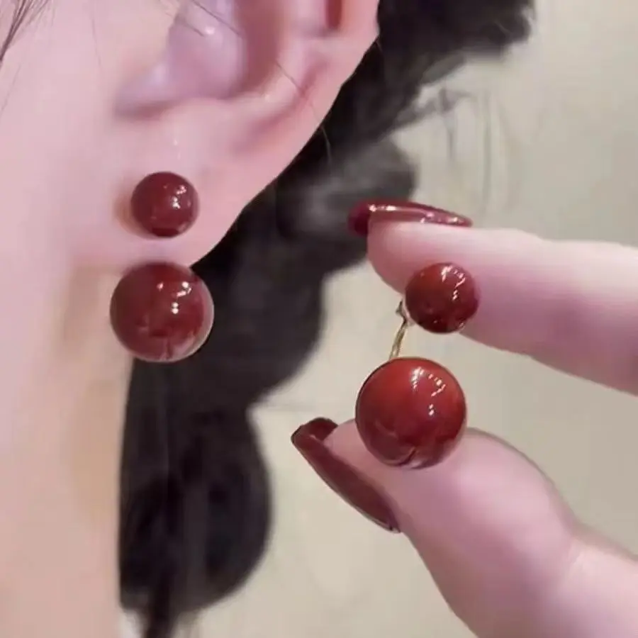 1 Pair French Luxurious Pearl Stud Earrings Minimalist High-End Design Chic Heart Earrings for Women Elegant Jewelry Gifts 2
