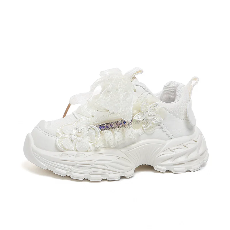 Basket Fille Blanche Élégante à Fleurs et Dentelle – Chic & Confort