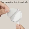 Four-piece traceless adhesive hooks. They are perfect for hanging keys on the doors and walls of kitchens and bathrooms. 3