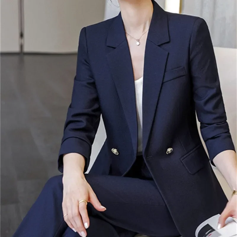 Рисунок 6 - Женский офисный костюм кофейного цвета