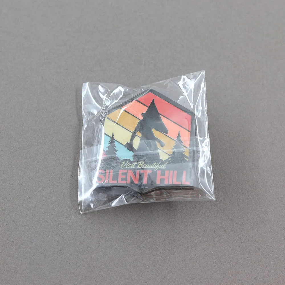 Pyramid Head Besucht Schönen Silent Hill Emaille-Pin Horror-Spiel Brosche Retro Sonnenuntergang Abzeichen Rucksack-Accessoire Fan Halloween Geschenk – Detail 7