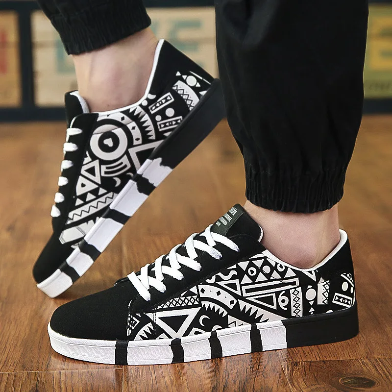 Summer Trendy Men's New Board Shoes Outdoor non slip walking Men Sporty Shoe Canvas Pattern Casual Sneakers male Zapatos