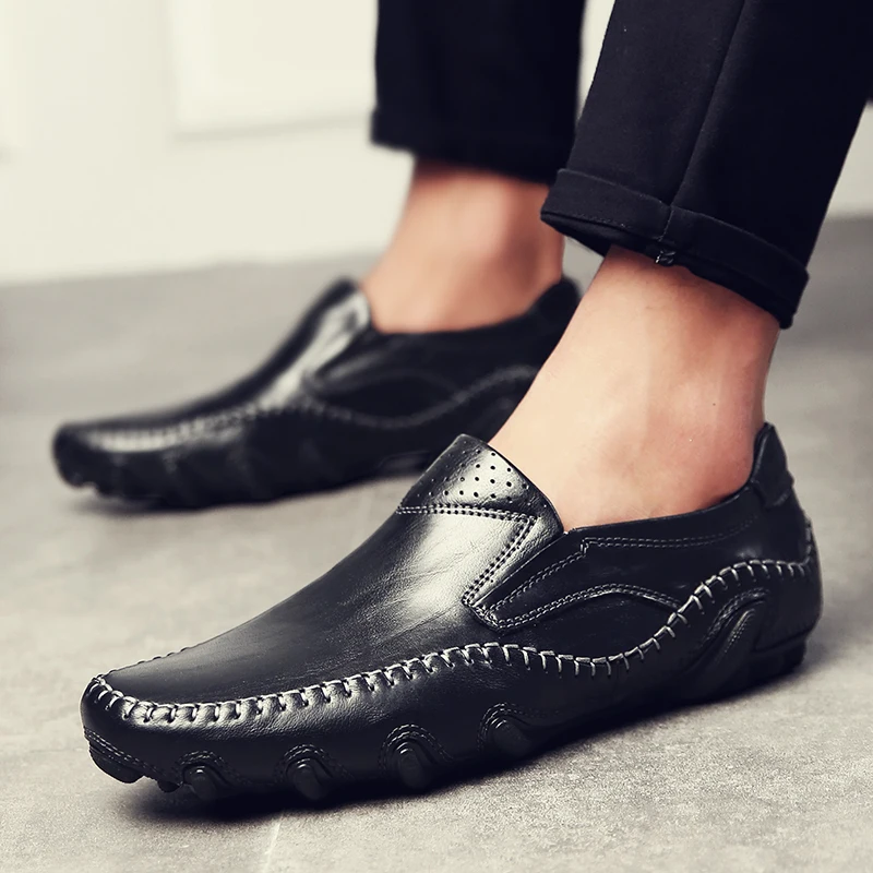 

Men's Loafers Breathable Black Leather Casual Shoes Mocassins New Driving Shoes Slip On Soft Bottom lazy shoes Luxury Men Shoes