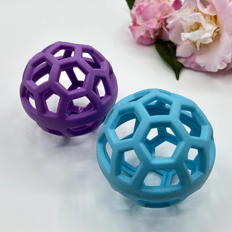 Natural Rubber Chew Toy Dog 、Geometric Safety Ball Pet Interactive Balls Puppy Training Playing Teeth Cleaning Hollow Toys 2