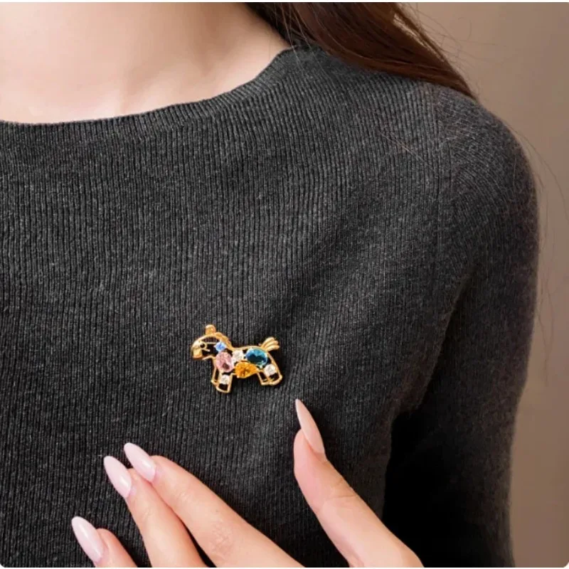 2026  Exquisite Horse Brooches for Women Girls Unisex Elegant Animal Year of The Horse Brooch Pins Kids New Year Gifts