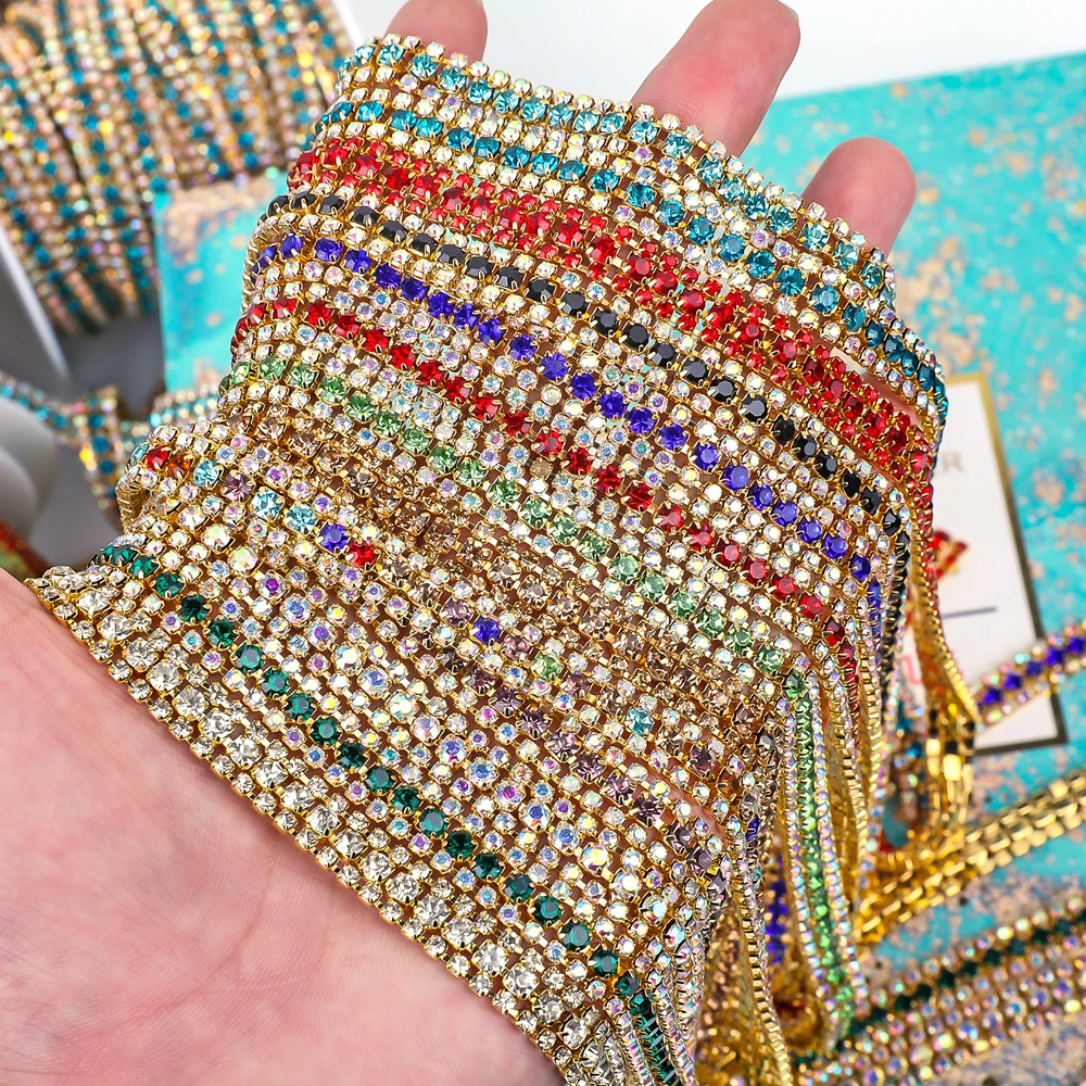 VC 3 Reihen 10 Yard Splitterklaue Goldbasis auf Strass-Tassenkette Bunte Glas-Strass-Strasskette für Kleidungsstücke Dekoration – Detail 2