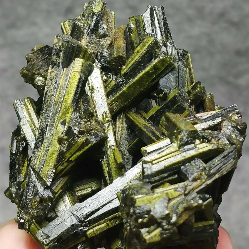 Natural Green Tourmaline Quartz Crystal Cluster Mineral Energy Gem Gift Room Decoration Home Furnishings 3