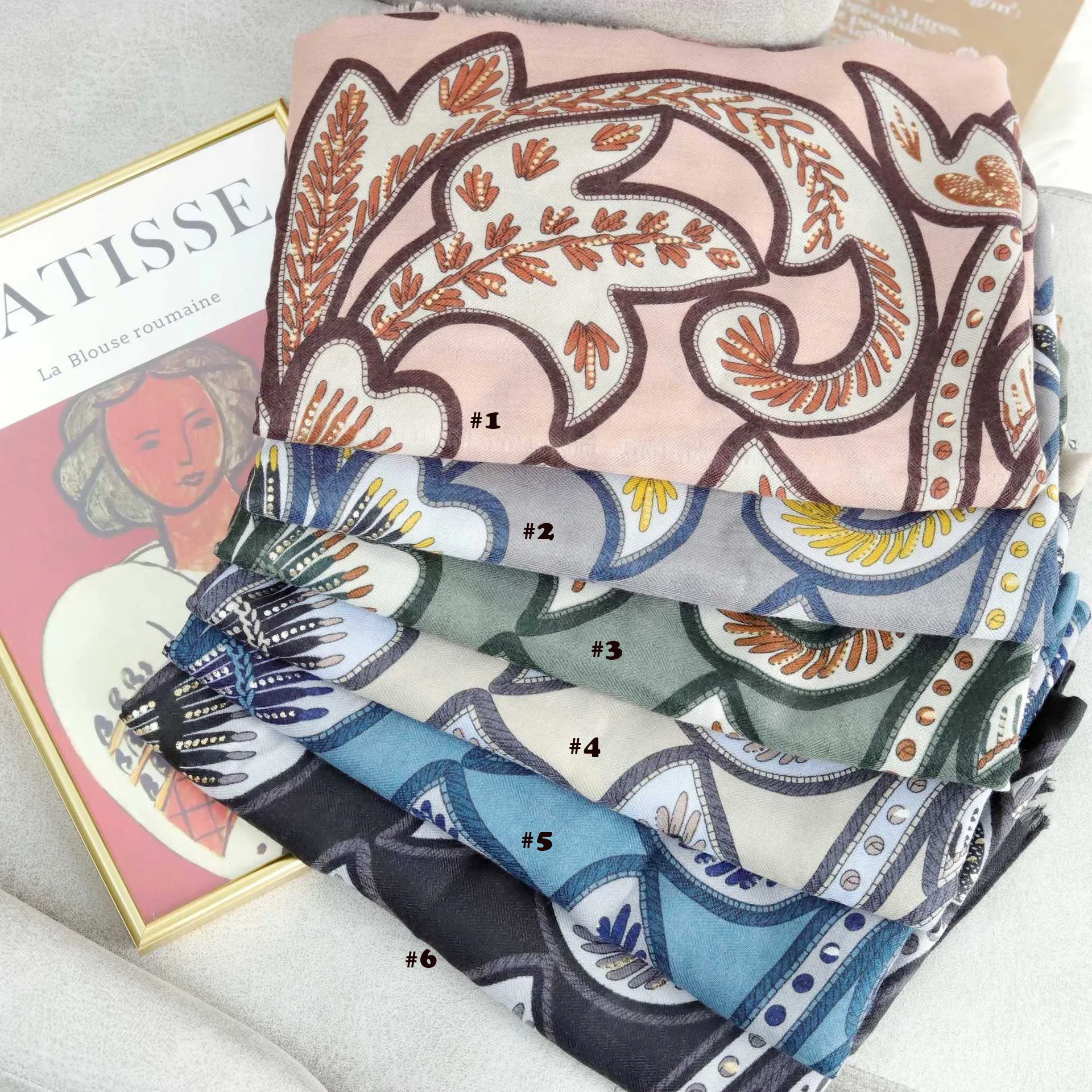 

2022 Newest Women Vintage Leaf Pattern Scarf Cotton Voile Scarf Shawls
