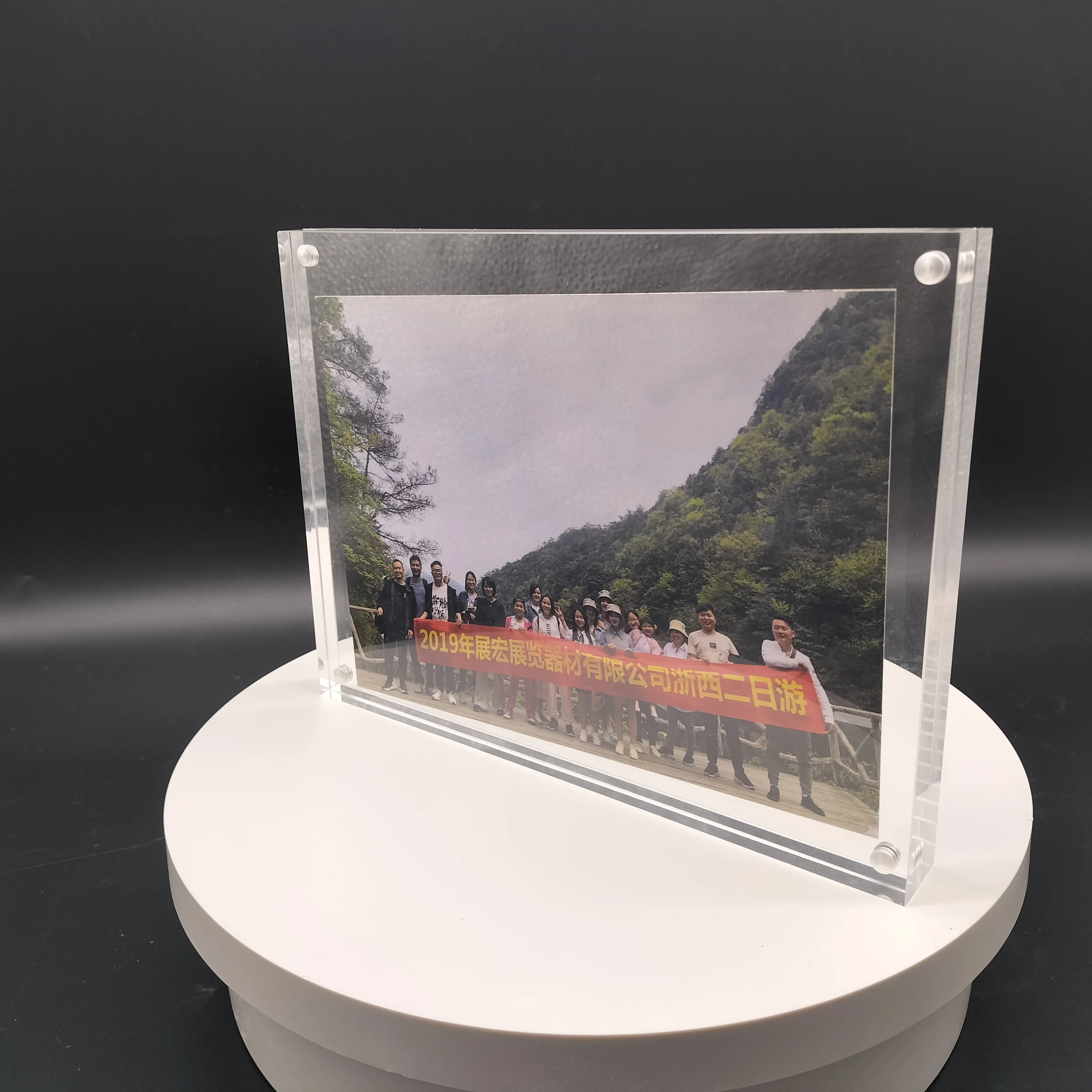 Магнитная акриловая фоторамка 8x10 дюймов толщиной 24 мм с УФ-защитой (1 упаковка)