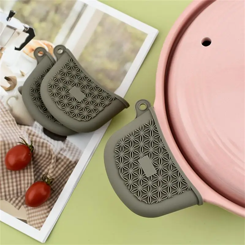 1-10PCS Insulating Hand Clip Cleaning Silicone Kitchen Food Grade Gloves Pot Handle