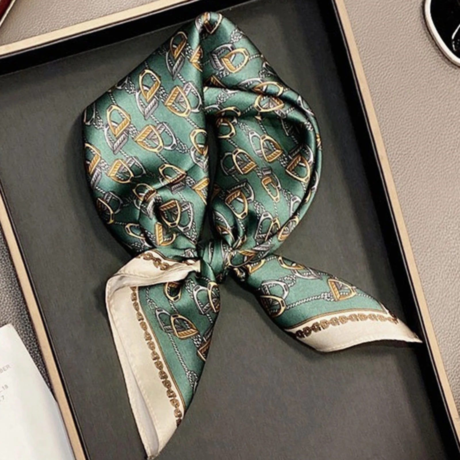 

Женский квадратный платок в новом стиле, роскошный солнцезащитный Пляжный платок, популярный дизайн, Шелковый Хиджаб 70 Х70 см, шарфы на все сезоны 2023