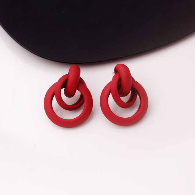 7Colors Stud Earrings Women Pink Spray Painted Metal Twisted Statement Earring Punk Simple Beautiful Jewelry Wholesale Gift