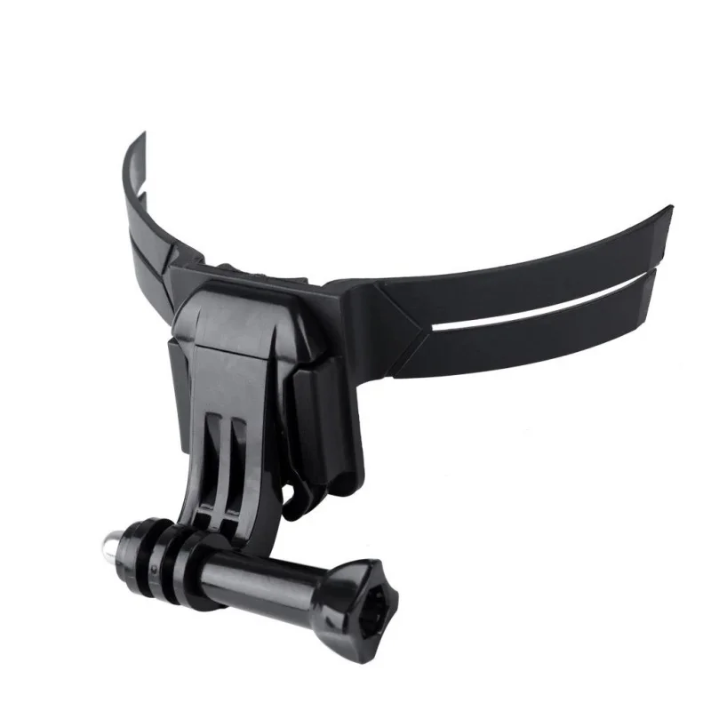 Support de mentonnière pour casque moto en action, caméra Insta360 fixée en position basse.
