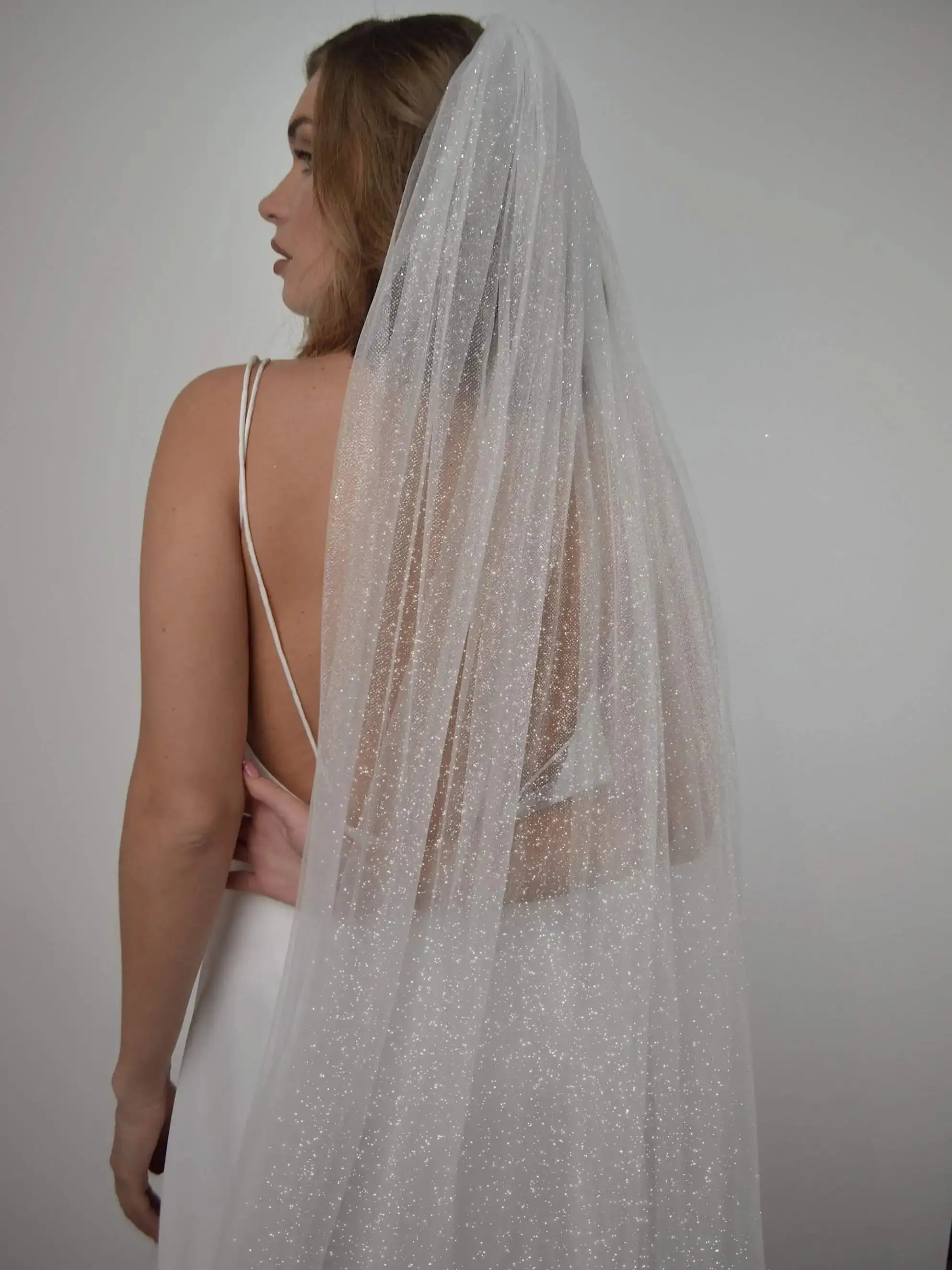 Long Sparkling Bridal Veil Luxury Shine Wedding Veil in Golden Hues with Sequins Cathedral Length Golden Veils with Comb V101 bridal veil