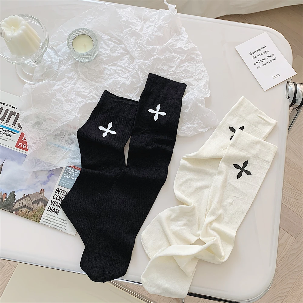 

Black White Solid Color Korean Style College Stockings Fashion Gyaru Cotton Long Socks Kawaii Japanese Harajuku Cute Socks Woman