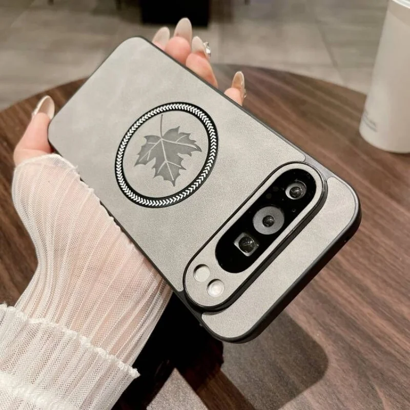 Luxury Imitation Sheepskin Maple Leaf Magnetic Wireless Charging Case Cover