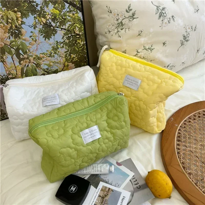New Flower Pattern Women Makeup Bag Toiletries Cosmetic Organizer Zipper Bag Travel Wash Pouch Cosmetic Bag Female Make Up Bags 2