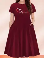 Robe Courte Décontractée Noire à Manches Courtes Imprimée Cœur Battant « Amour à Première Vue » pour Femme, Collection Quatre Saisons 2026 1