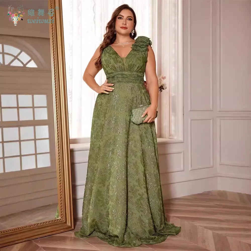 Vestido verde oliva de talla grande hasta el suelo con cuello en V