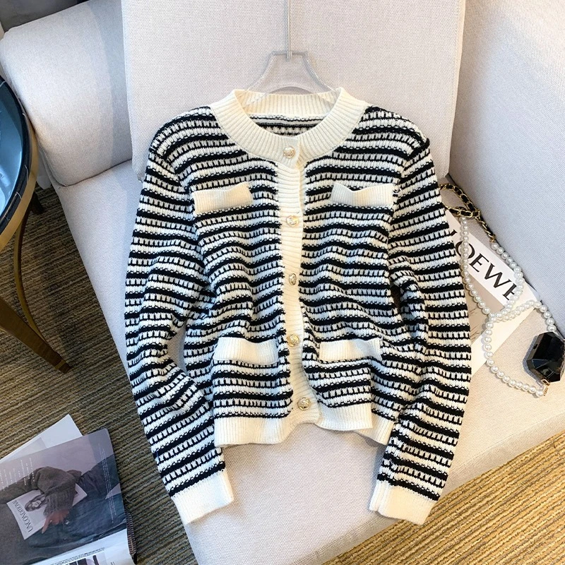

Women's 2023 Autumn Winter Korean Luxury Style Cozy Crew Neck Classic Striped Patchwork Single Breasted Knitted Cardigan