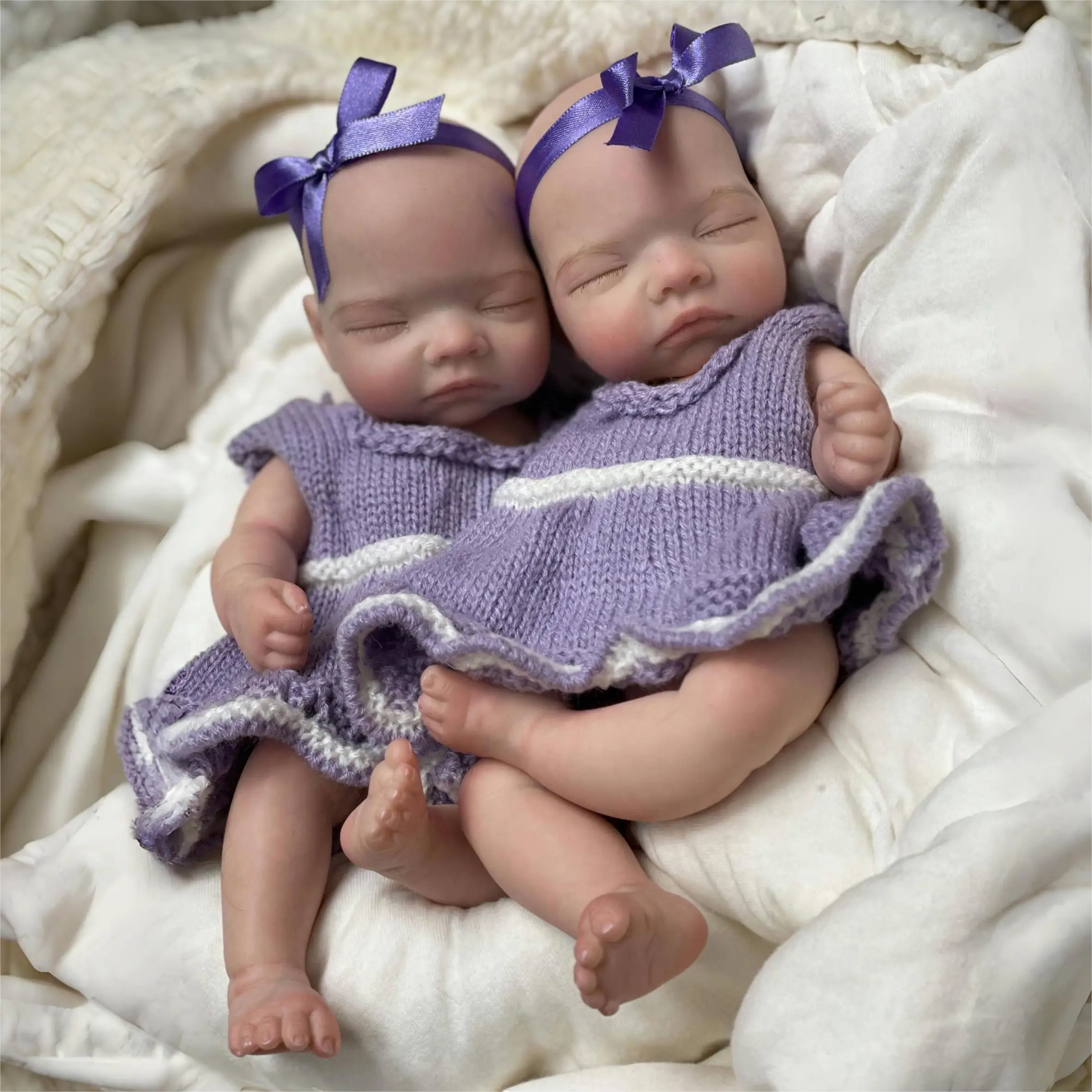 

Full Soft Solid Silicone Reborn Baby Dolls 27CM Baby Girls Handmade Painted Newborn Baby Dolls With Adorable Dress For Kids