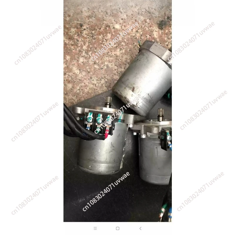 Moteur sans balais haute couple 12V/24V 800W avec connecteurs et support de fixation métallique