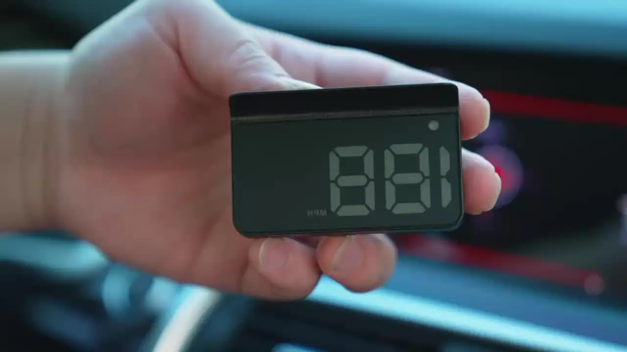 KWHUD K1 gps спидометр проектор на лобовое стекло hud павтомобильный проекционный