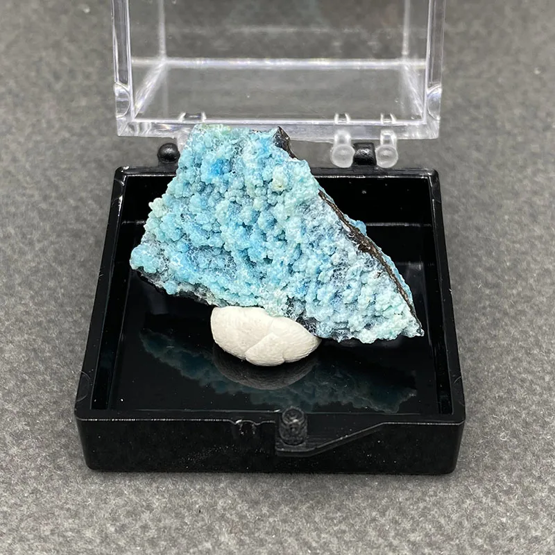 100%  Natural Allophane Mineral Specimens Stones and Crystals Healing Crystal   +Box size:35*35*35 mm