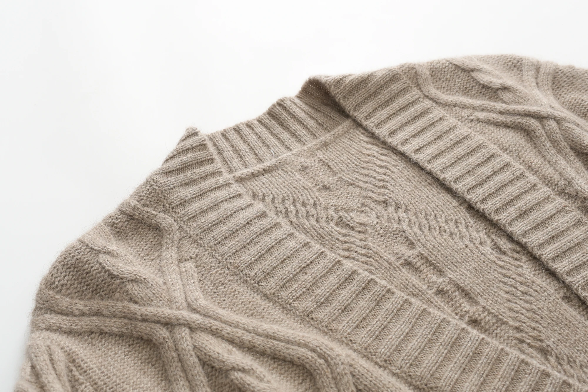 Рисунок 5 - Женская зимняя теплая однобортная