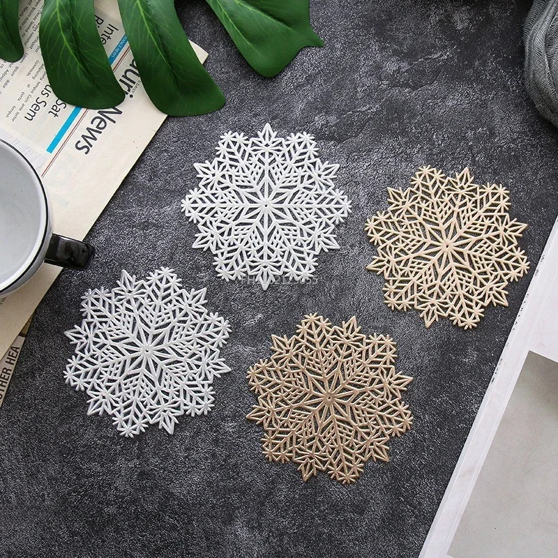 1PcHollow Creative Design Light Luxury Western Meal Mat Insulated Small Cup Mat PVC Christmas Snowflake Meal Mat Coffee Coasters