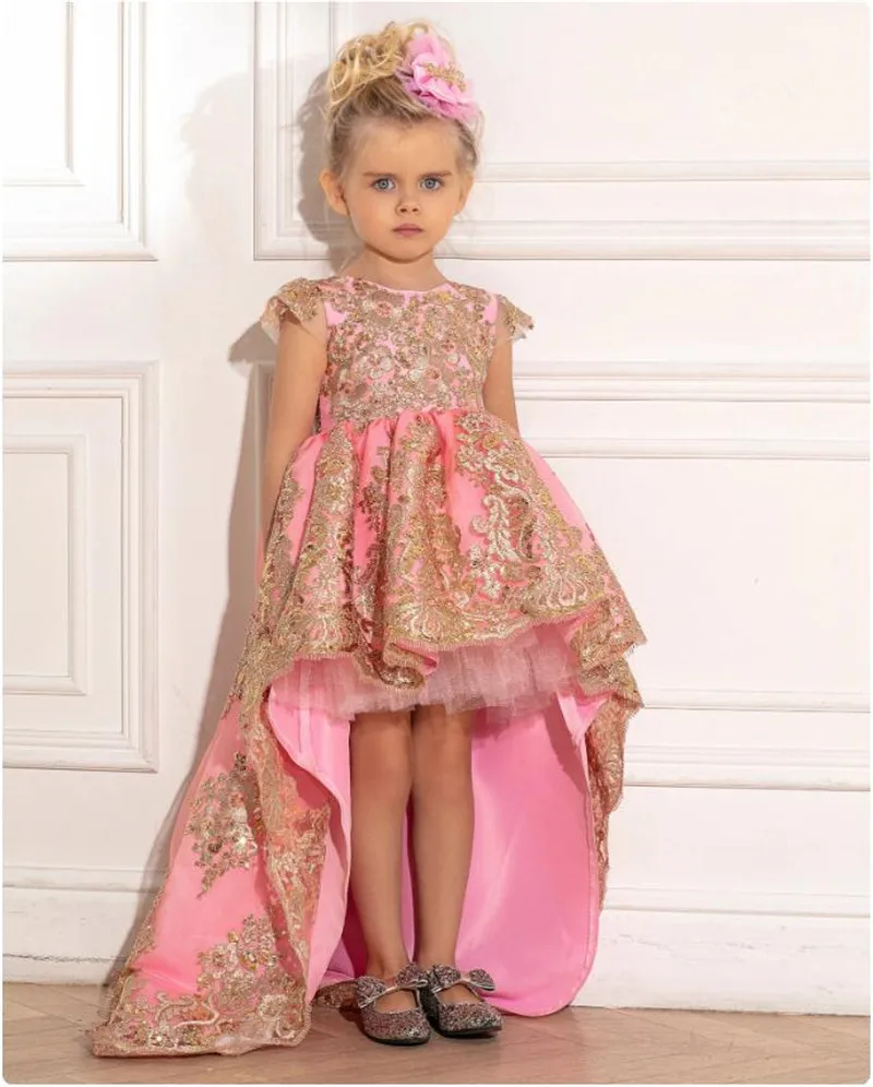 

New Coming Pink Satin Gold Applique Lace O Neck High Low Style Flower Girl Dress Baby Girl Birthday Party Gown with Big Bow