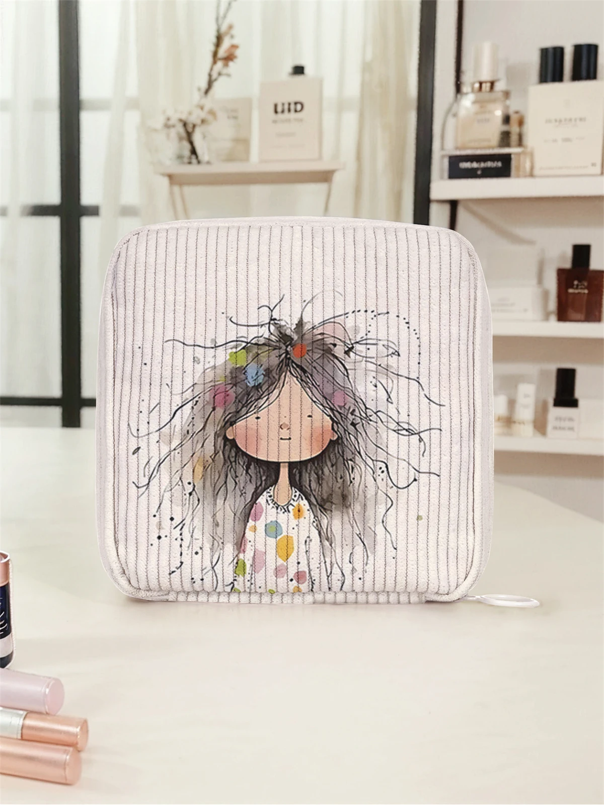 Cartoon girl pattern printed sanitary napkin storage bag, women's lightweight tissue bag, sanitary tissue bag