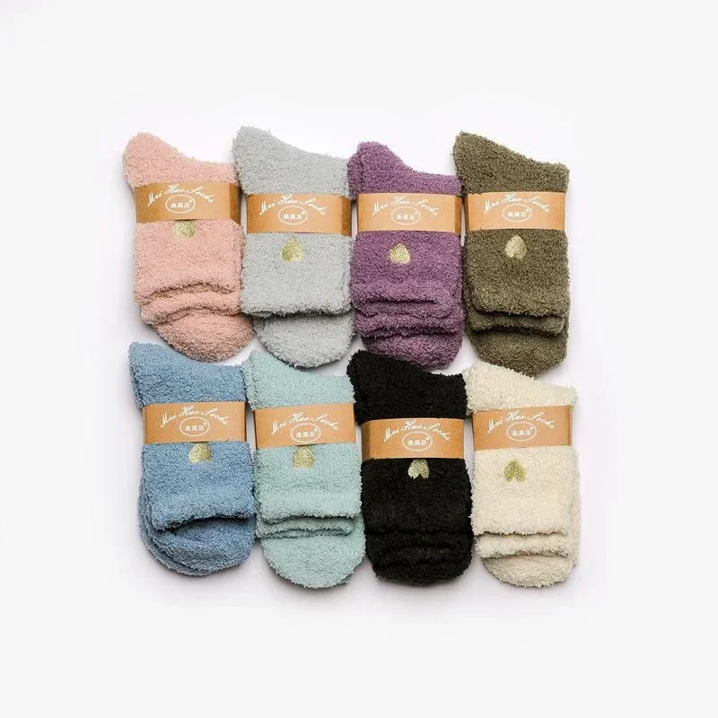 Dicke bedruckte Liebessocken für Damen – warme Wintersocken, niedliche, lässige Plüsch-Schlafsocken für Zuhause, flauschige Korallen-Fußwärmer – Detail 4