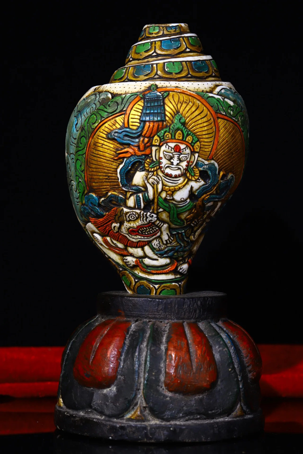 

10"Tibetan Temple Collection Old Natural conch Painted Vaisravana Buddha Dharma conch magic weapon base Town house Exorcism