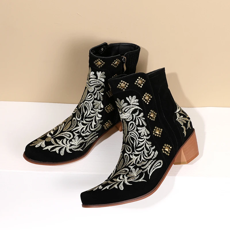 

2022 New Embroidered Western Cowboy Boots Women Rivet Booties Fashion Embroidery Woman Pointed Toe 5CM Chunky Heel Ankle Bootes