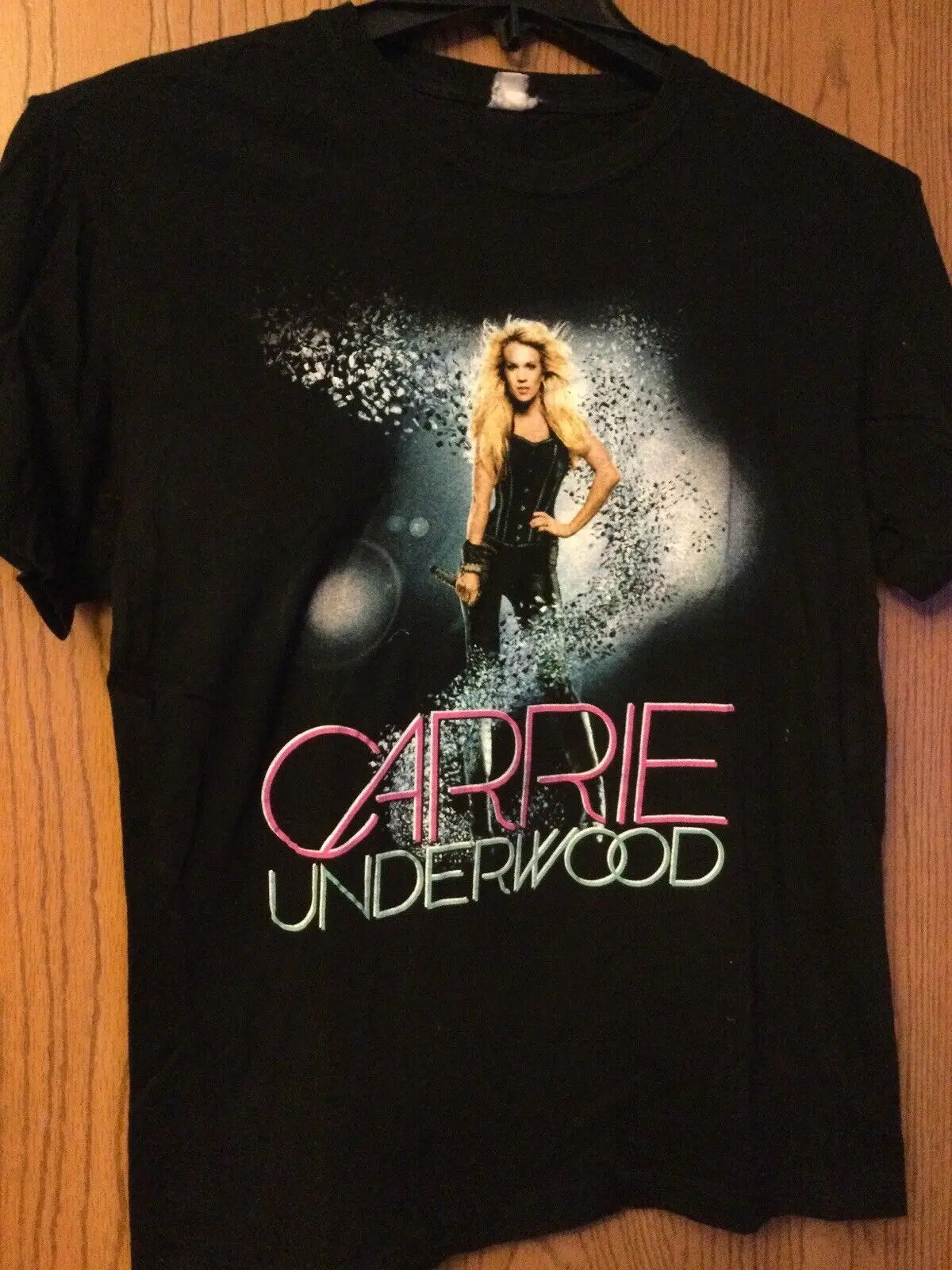 Carrie Underwood - The "Blown Away" Tour - 2012 Camicia Nera-Tag Sbiadito. Maniche Lunghe