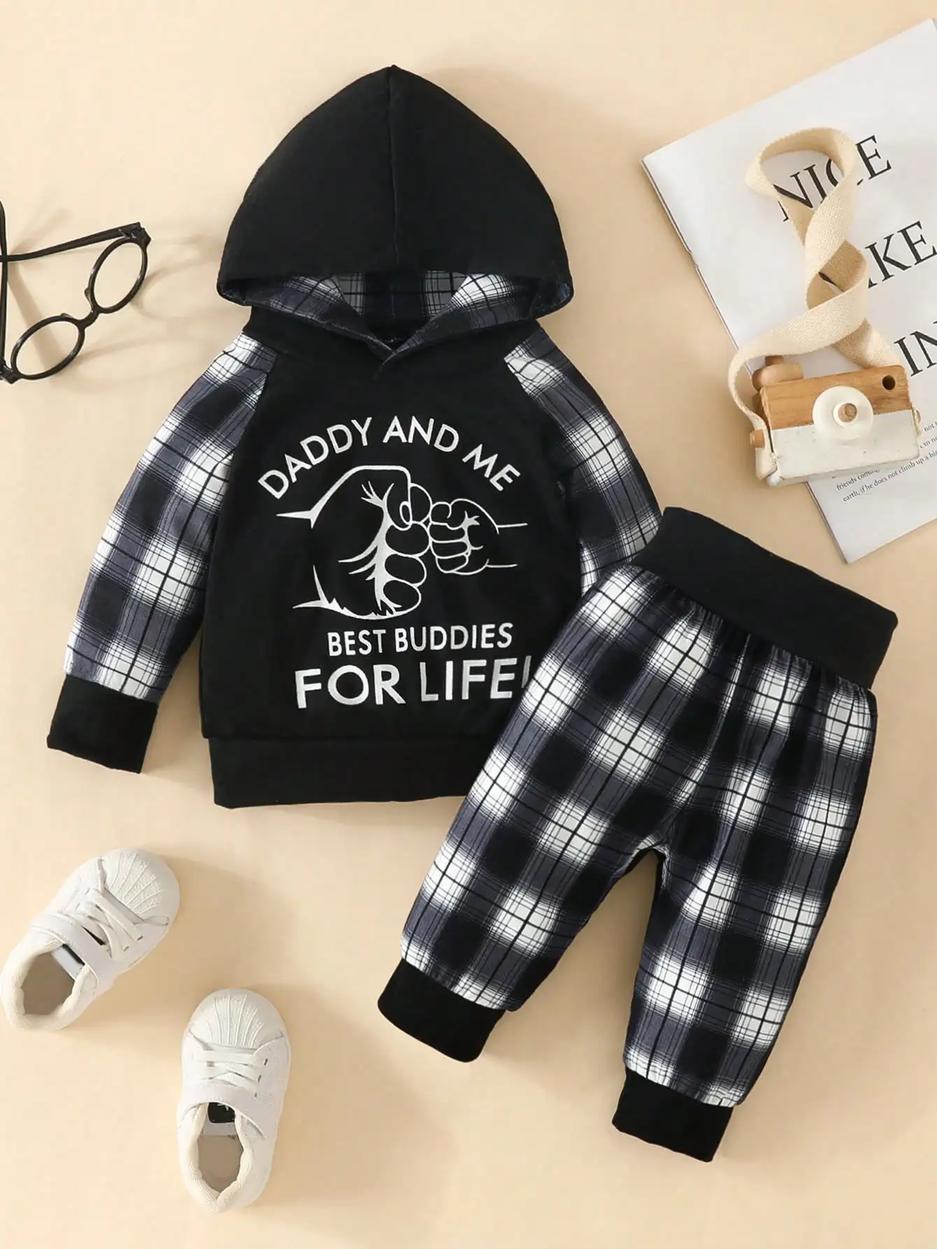 Детский костюм в клетку с длинными