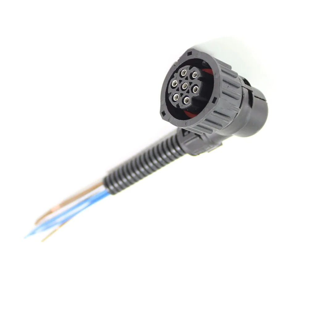 

Convenient Rear Tail Light Connector For MercedesBenz Sprinter Secure 7 PIN Connection Suitable For Heavy Truck