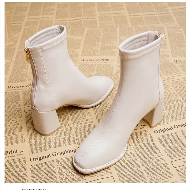 Retro Short Boots Women's 2023 Autumn and Winter New Square Toe Medium Thick Heel Net Red Zipper Thin Thin Single Boots Women