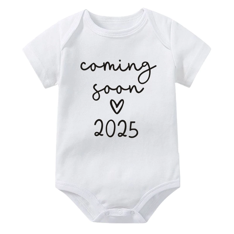 Baby Announcement Coming Soon 2025 Baby Bodysuits Summer Boys Girls Romper Newborn Body Pregnancy Reveal Clothes 2