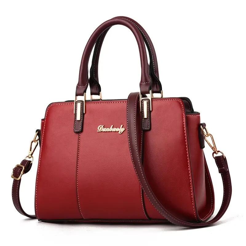 حقيبة كتف أنيقة بسحاب، مصممة كحقيبة يد عصرية ذات س...