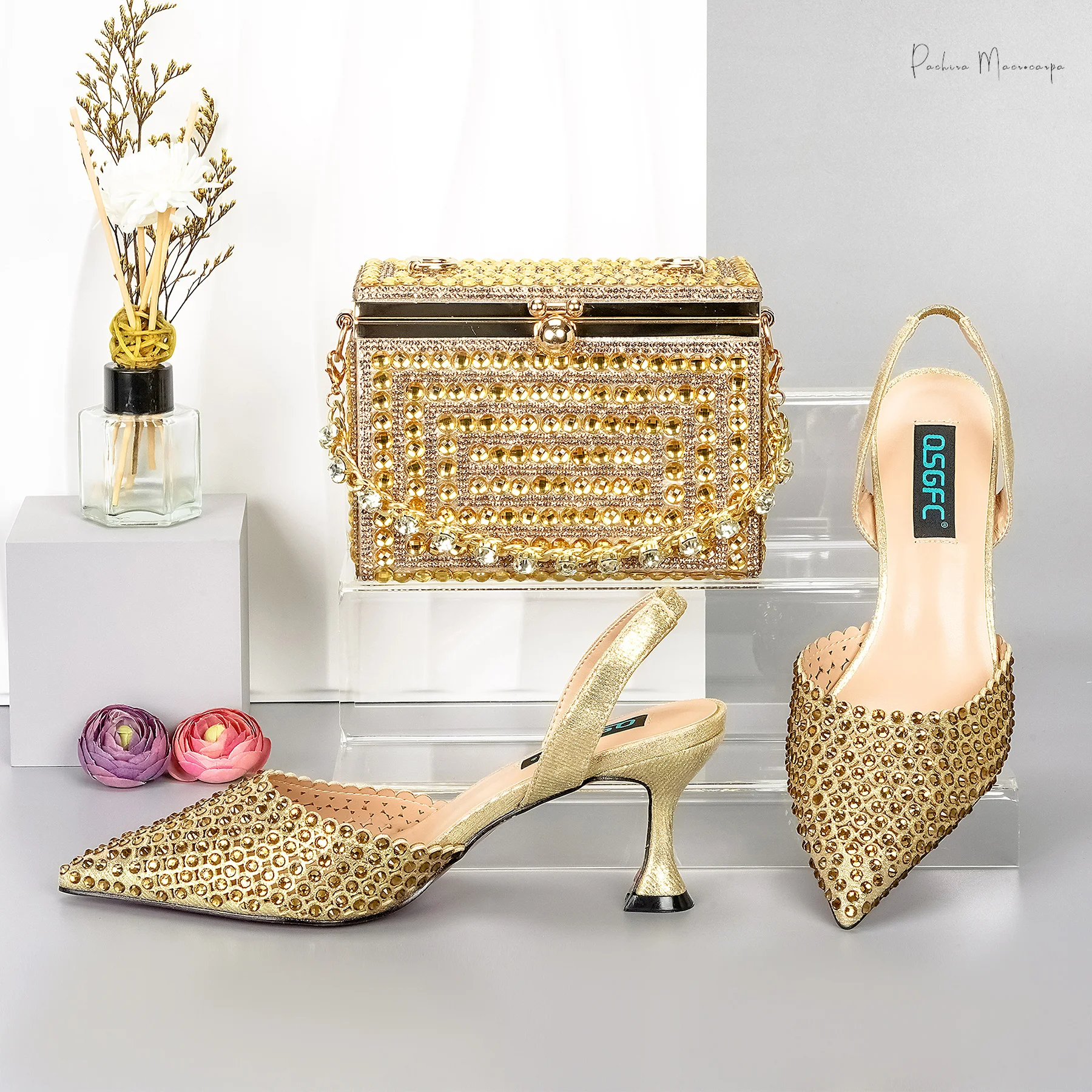 

2024 PM Gold Color Box Design Ladies Bag With Pointed Toe Stiletto Shoes Glitter Diamond Chain Wear Comfortable Wedding Party