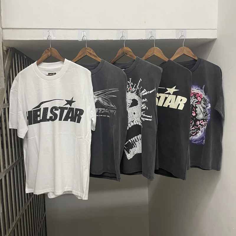 

Футболка в стиле хип-хоп с надписью «Hellstar»