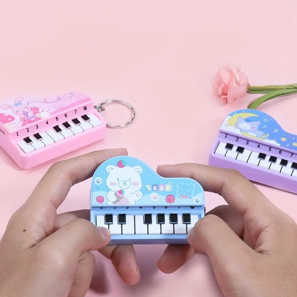 Solid Color Mini Electronic Piano Keychain Vertical Bear Mini Piano Key Pendant Audible Lovely Musical Instrument Piano Keyring