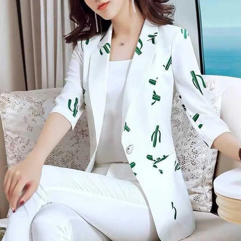 2024 Summer Temperament Commuting Fashion Minimalist Color Striped Slim Fit and Versatile Three Quarter Suit Jacket for Women